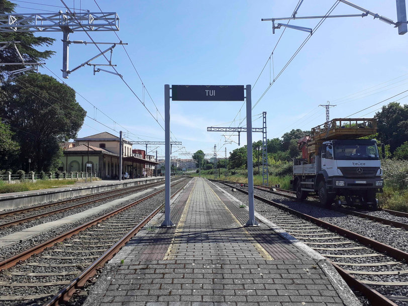 ADIF EFECTÚA LA PUESTA EN TENSIÓN DE LA CATENARIA DEL TRAMO GUILLAREI-TUI-FRONTERA PORTUGUESA DE LA LÍNEA FÉRREA GUILLAREI-VALENÇA DO MINHO